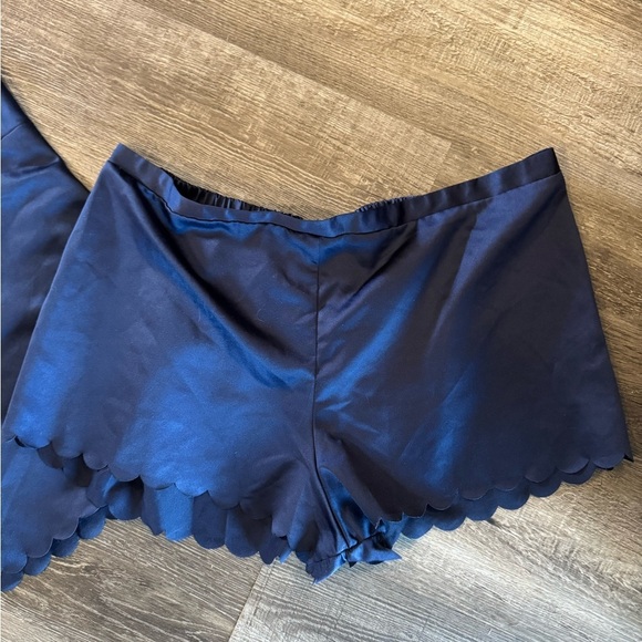 Elegant Navy Blue Women's Sleepwear Set - Picture 4 of 4